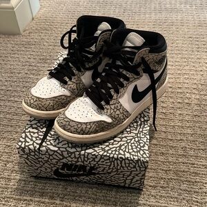 Nike Air Jordan size 4 🖤 good condition